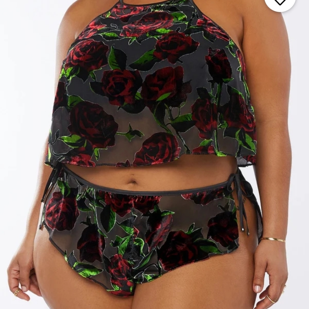 ISO❣❣❣ Savage X Fenty Exploded Floral Set L/XL
